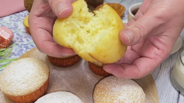 ВОЗДУШНЫЕ ВАНИЛЬНЫЕ КЕКСЫ ( КАПКЕЙКИ ) на сметане ✨ Без миксера/ Самый простой рецепт