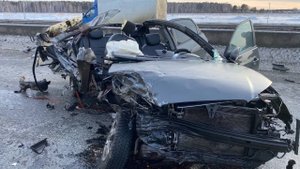 «Машина летела на бешеной скорости». Момент смертельного тройного ДТП в Тюмени.