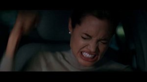 мистер и миссис Смит - ее харизма меня бесит