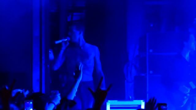 The Neighbourhood - Softcore (Live) смотреть онлайн