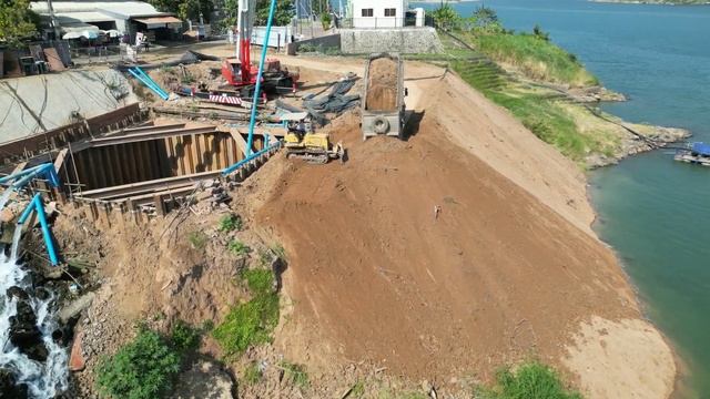 Строительство, большая глубина , оползень
