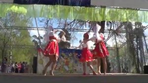 Счастье вдруг{танцуют все}