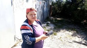 На нас упало дерево.Боженька уберёг нас от беды.