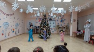 новый 2021 год у Полины в саду