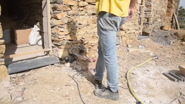 #41 Slate sills: one step closer to get our windows! Renovating our italian stone house