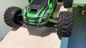 Traxxas XRT vs Arrma Outcast 8S. What I love/hate about them!