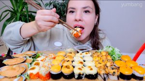 МУКБАНГ жизнь с абьюзером 1000 ККАЛ ЗАПЕЧЕННЫЙ СЕТ РОЛЛОВ и мидии mukbang sushi asmr