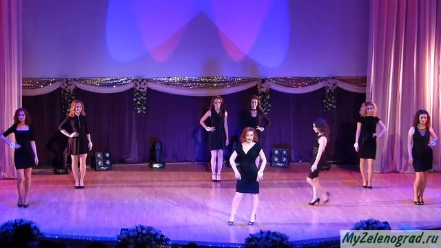Конкурс "Мисс МИЭТ'18". Дефиле в маленьких черных платьях