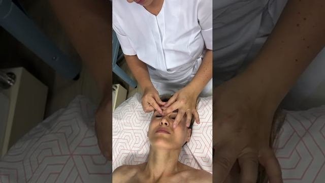 Убираем мешки под глазами