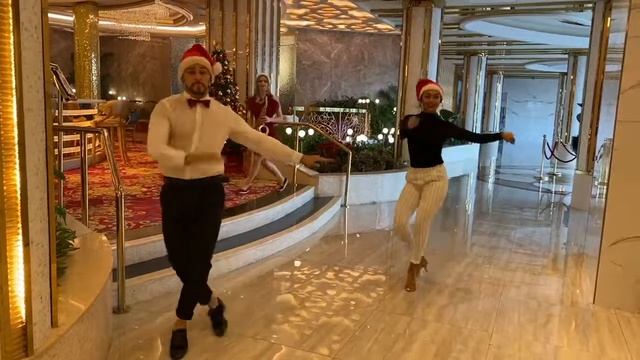 Feliz Navidad - Dance and saxophone version