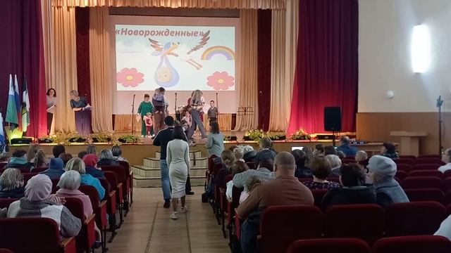 Осенних красок хоровод смотреть онлайн