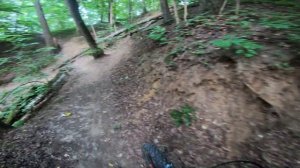 ШИНОМОНТАЖ НА ТРЕЙЛЕ. ЗАКЛЕИЛ КОЛЕСО ПРИ ПОМОЩИ...