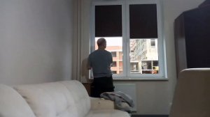 Кассетные рулонные шторы Уни 2 с тканью Альфа Алю блекаут коричневый. Монтаж без сверления рамы.