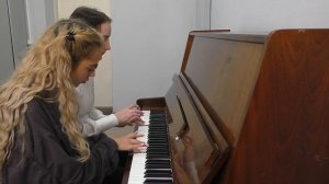 Мельникова Виктория и Петухова Ксения (ансамбль) - Мороженое (Э.Градески)