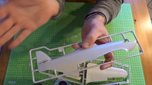 Unboxing Hawker Hurricane / Revell 1/32 + Gewinnspiel смотреть онлайн