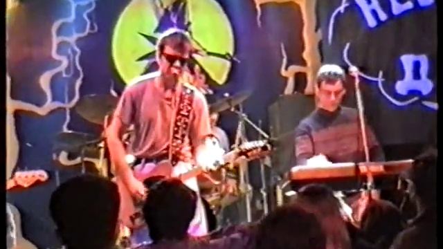 Небесная Дверь. Концерт в Р-клубе. 2000 год смотреть онлайн