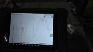 1NZ FE Зависимость топливной коррекции от давления топлива