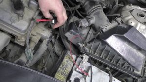 Nissan -  не заводится после замены масла