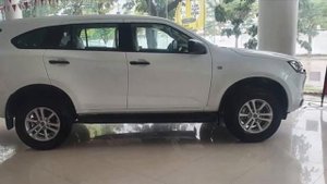 ISUZU MUX RZ4E LS 1.9L AT 4x2 2023 MODEL