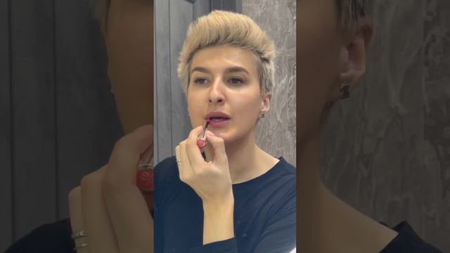 LASTING LIP TINT Увлажняющий и ухаживающий жидкий тинт для губ,