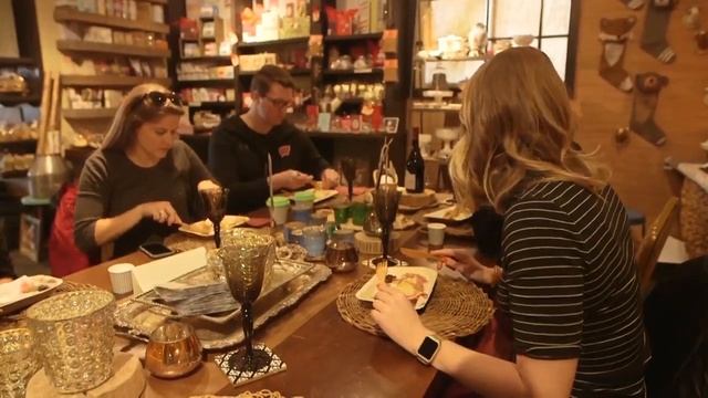 Раклет - сыр и вкуснейшее блюдо.