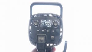 Godox SL100D vs SL60W что выбрать при одинаковой цене?