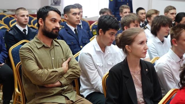 Астраханские «Офицеры России» провели встречу бойцов СВО с молодёжью смотреть онлайн