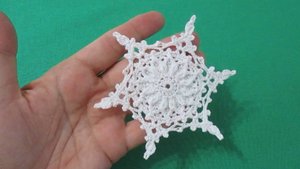 Снежинка крючком с рельефом