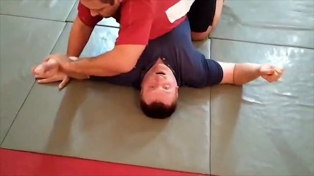 Болевые приёмы на руку в партере Тренировки по борьбе (6Б) | Клуб ММА Андрея Чубаря г.Луганск смотреть онлайн