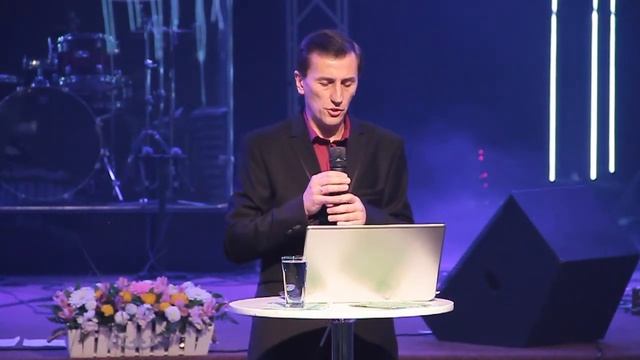 Семейная конференция - 1.1 смотреть онлайн