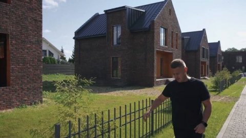 Обзор коттеджного поселка YARD VILLAGE. Из чего строят современные загородные дома? | Строй на Века