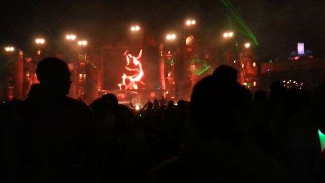 "Don't You Worry Child" Swedish House Mafia @ Tomorrowland 2012 Main Stage (FULL HD) смотреть онлайн