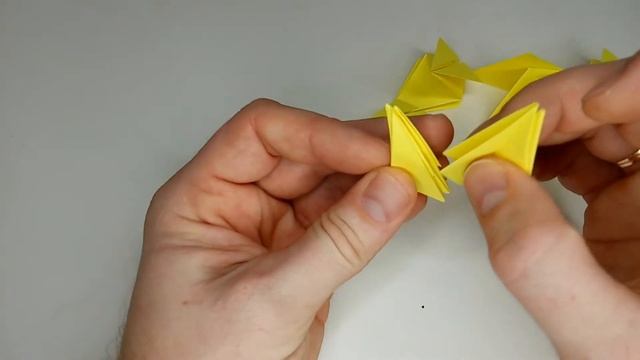 Как сделать снежинку из бумаги. Красивые снежинки для деда мороза