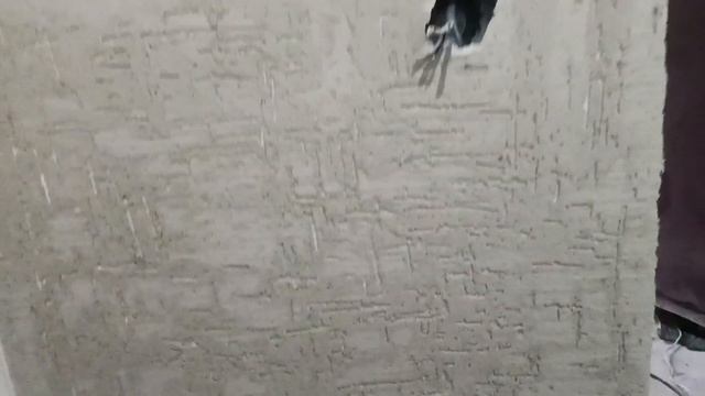 короед. декоративная штукатурка короед. штукатурию стены под структуру короеда. рисунок "крестики".