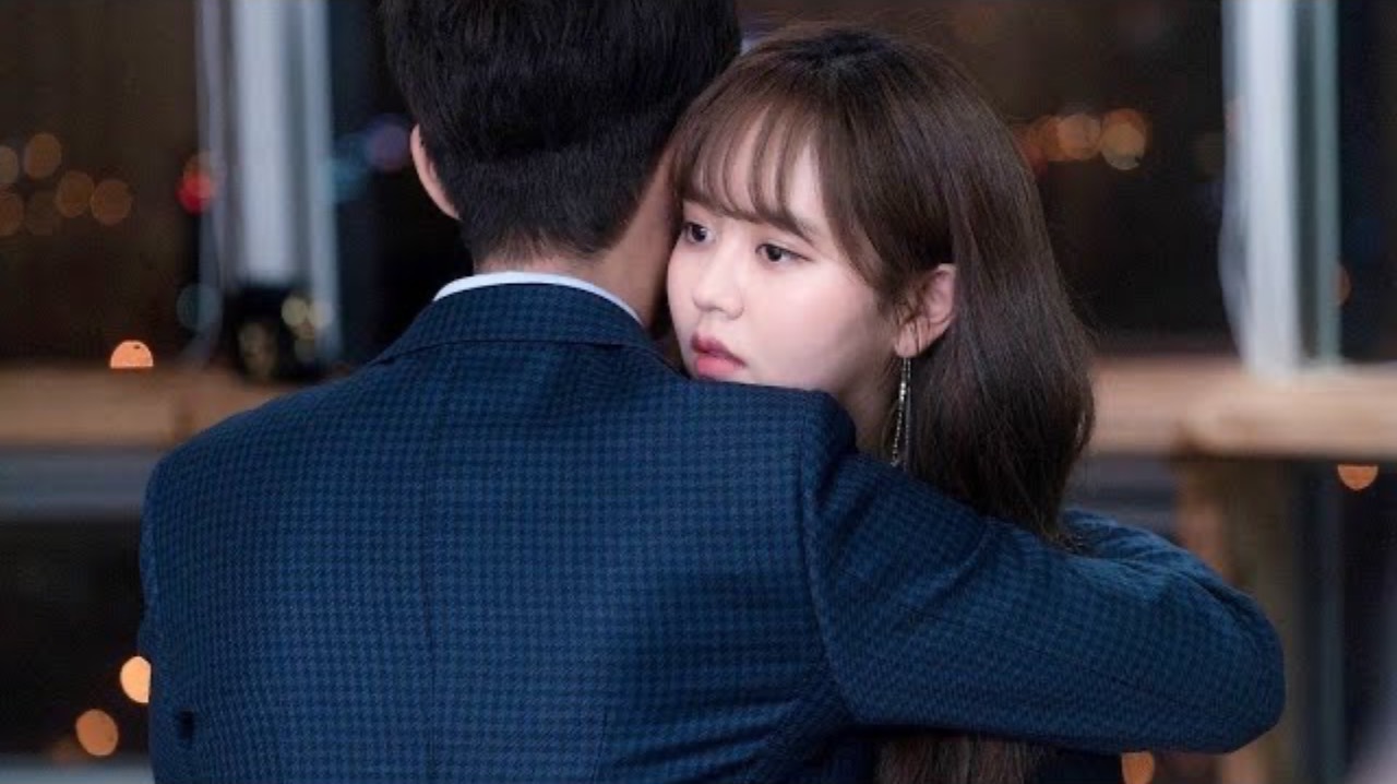 ЗНАМЕНИТОСТЬ ВЛЮБЛЯЕТСЯ В ПРОСТОГО ЧЕЛОВЕКА || ПОДБОРКА ДОРАМ смотреть онлайн