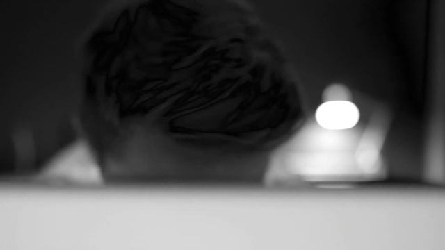 Connor Scans his Family's Film смотреть онлайн