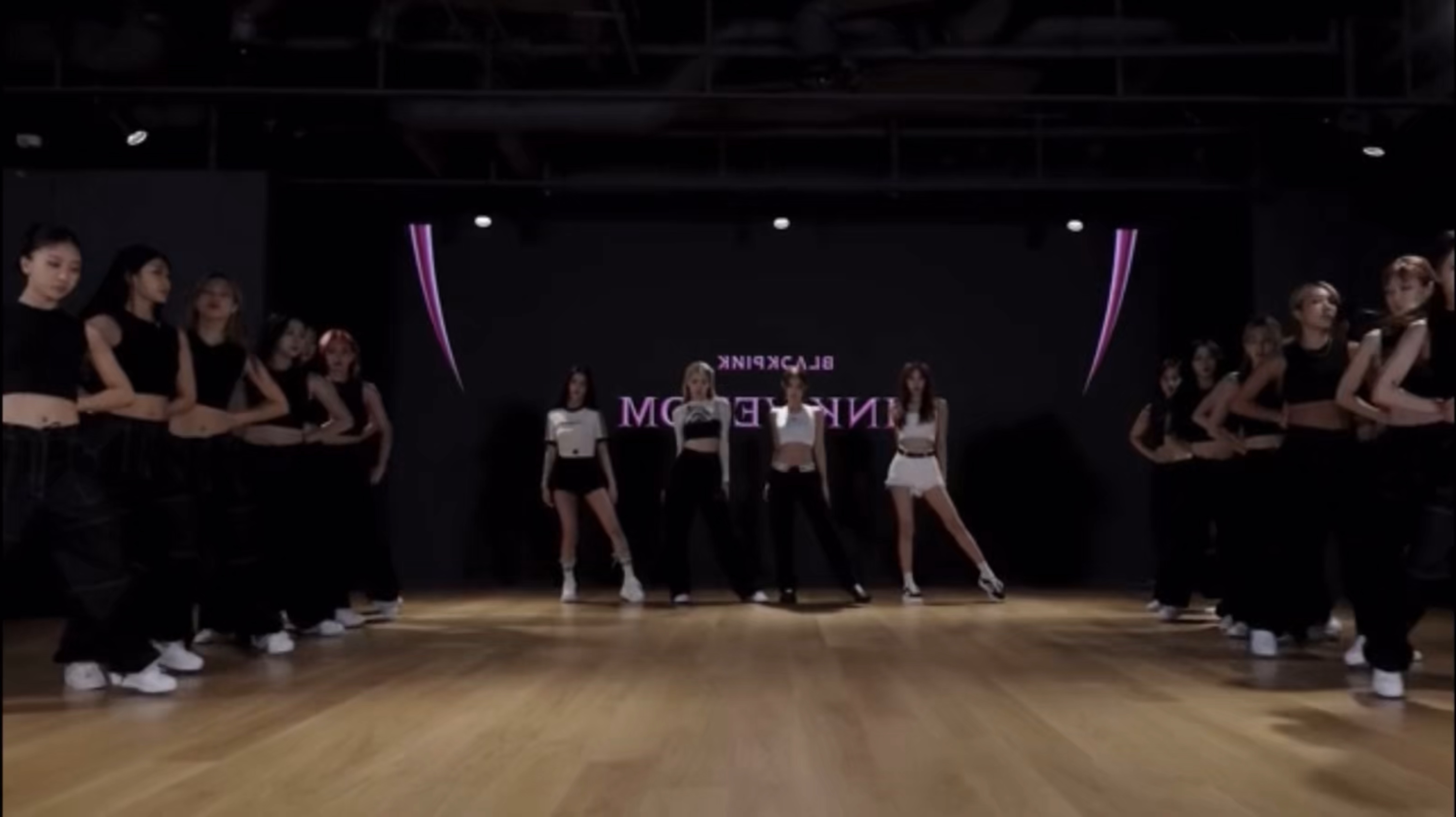 BLACKPINK - Pink Venom dance practice mirrored