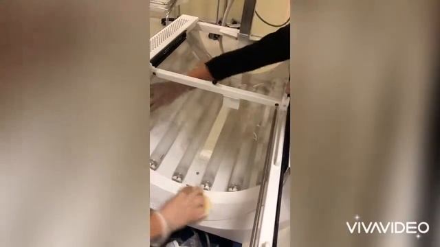 Cleaning of phototherapy capsule