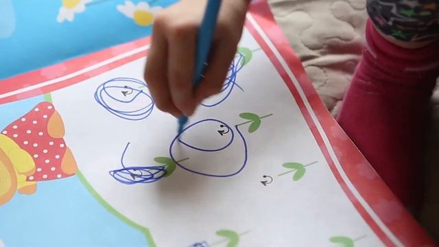 Даша - рисоваша)