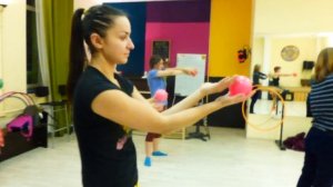 Курс по контактному жонглированию, 5 занятие, учим связку