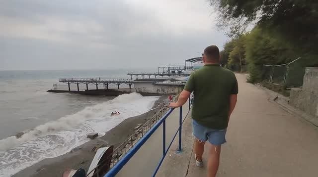 Ялта - Ливадия. Ужасные набережные, заброшенные, забытые людьми и Богом.