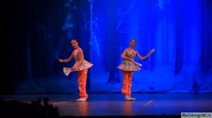 Р. Глиэр. "Танец с зеркальцем" из балета "Красный мак". Исполняют Дубинина Мария, Горбачева Мария