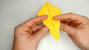 Кленовый лист из бумаги, поделка оригами своими руками