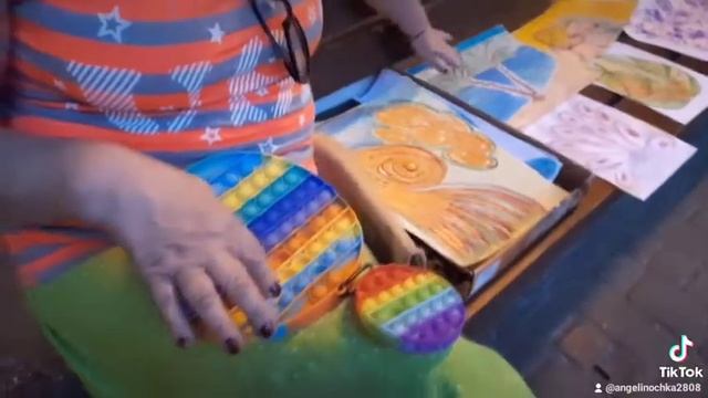 Бабушка Играет в Поп Ит (pop it)! Антистресс для бабушки! смотреть онлайн