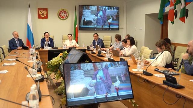 Репортаж "Поиск образа города. Гуманитарные науки в городском искусстве и дизайне среды" смотреть онлайн