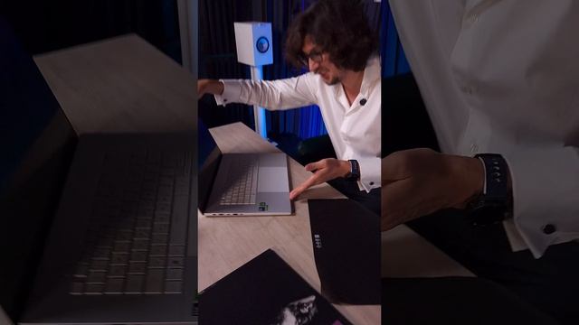 Он круче чем Apple, но чееем 

#Asus #apple #laptop #ноутбук #техника #гаджеты #электроника #пк #ноу