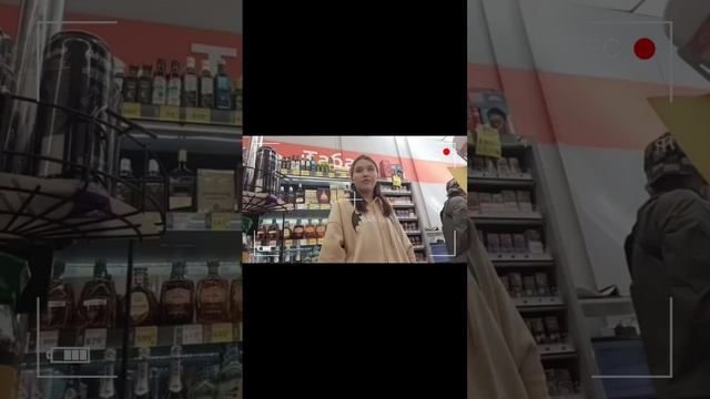 Дикси. г. Москва, ул. Профсоюзная улица, 98 к1.