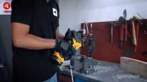 Компактная сабельная пила, какую выбрать? Новинка Dewalt DCS 312 - Metabo SSE 12 BL