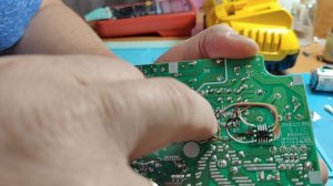 Ремонт DeWalt DCB118