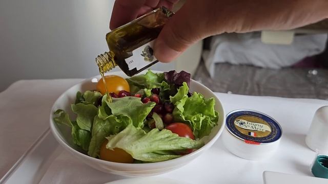 Emirates Business Class A380 Review смотреть онлайн